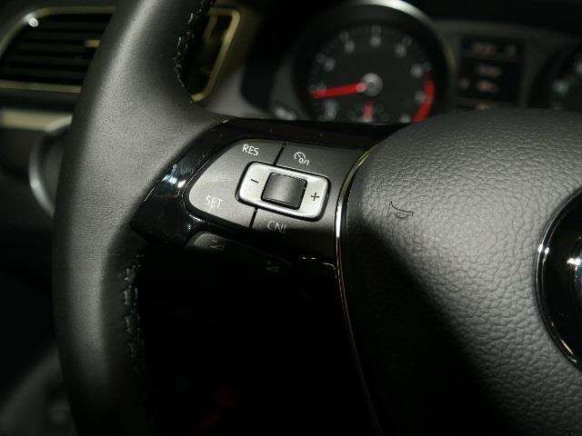 2017 Volkswagen Passat 1.8T R-Line 4dr Sedan